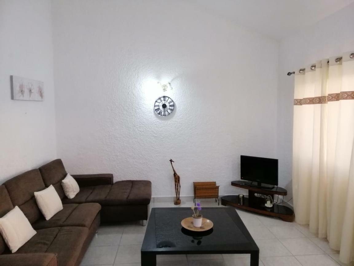 Residence Le Dattier, 2 Bedrooms Apartment, Flic-en-Flacq Eksteriør bilde